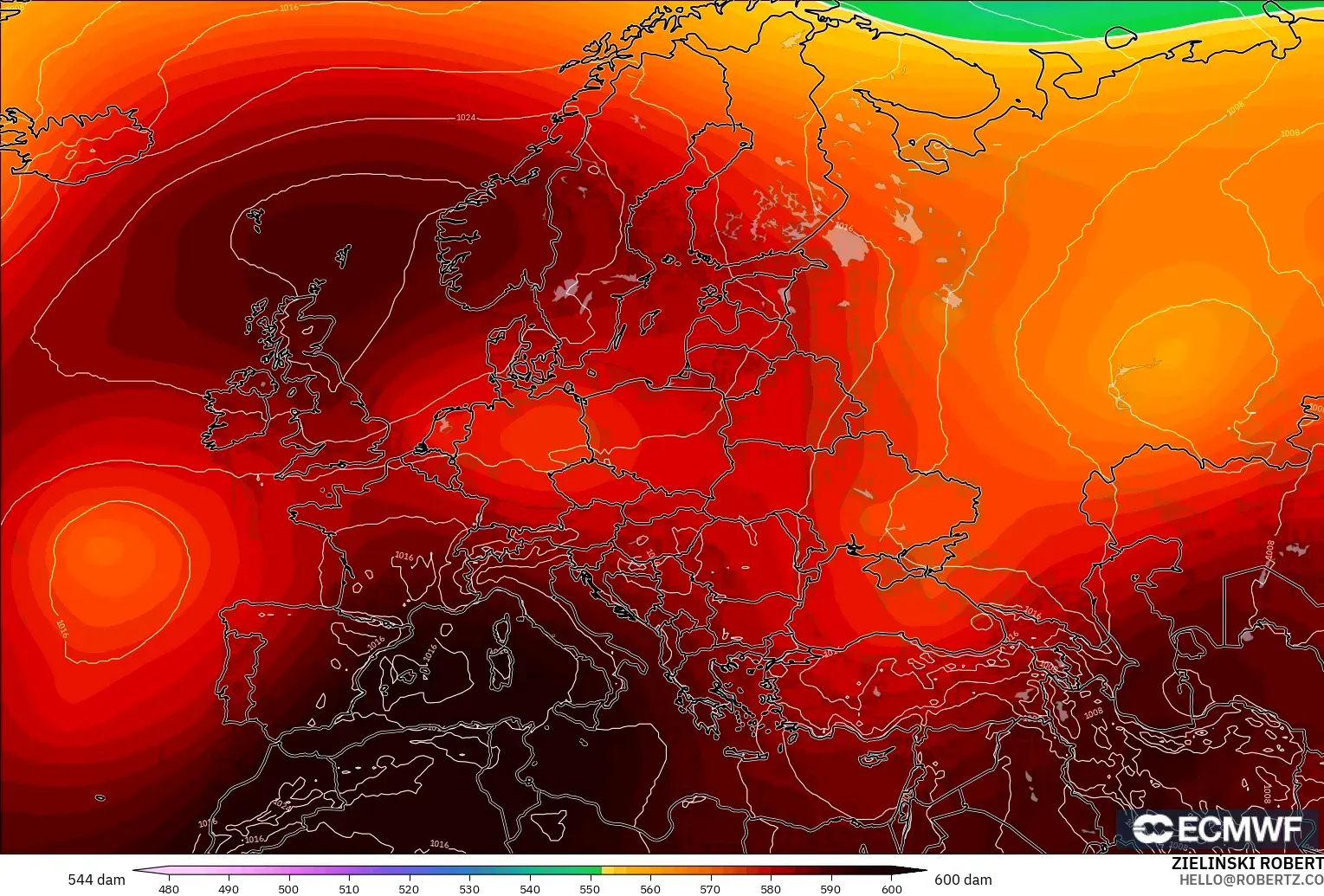 ECMWF IFS 0.25° モデル - ヨーロッパ, 500hPaのジオポテンシャル高度