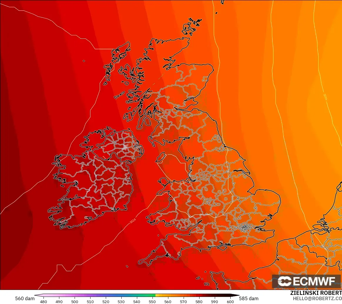 ECMWF IFS 0.25° モデル - イギリス, 500hPaのジオポテンシャル高度