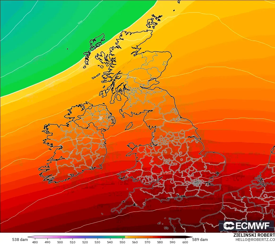 ECMWF IFS 0.25° モデル - イギリス, 500hPaのジオポテンシャル高度