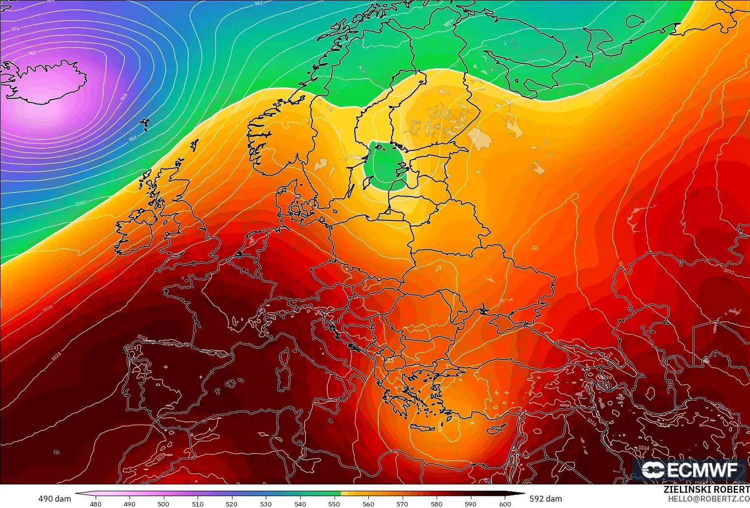 ECMWF IFS 0.25° モデル - ヨーロッパ, 500hPaのジオポテンシャル高度