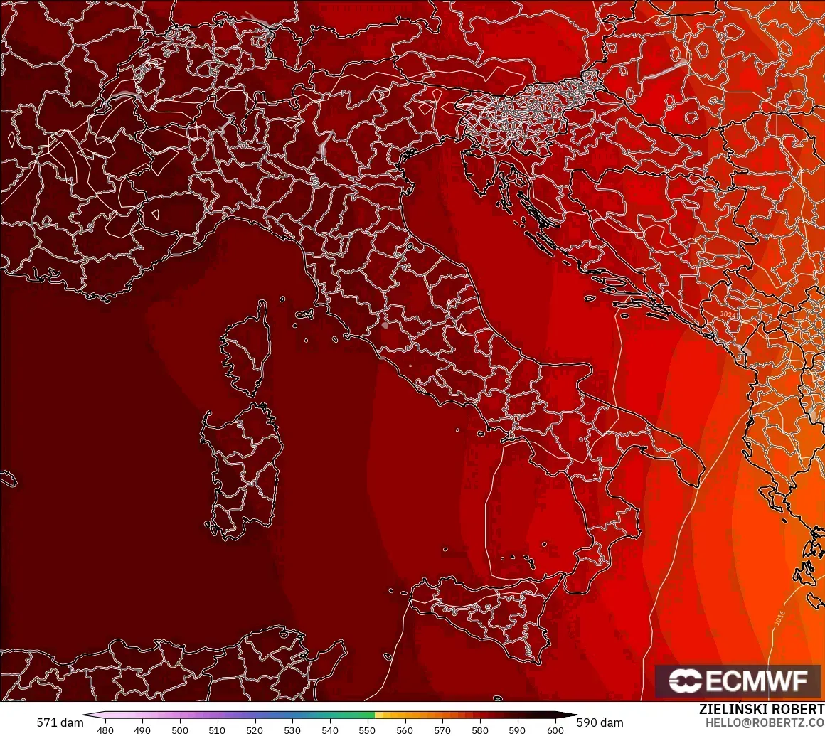 ECMWF IFS 0.25° モデル - イタリア, 500hPaのジオポテンシャル高度