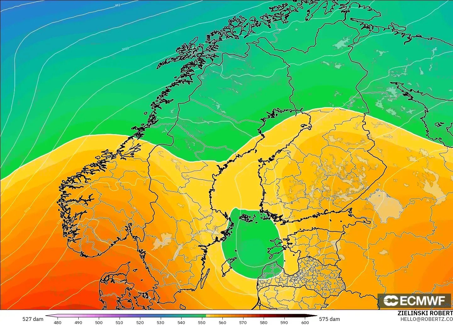 ECMWF IFS 0.25° モデル - スカンジナビア, 500hPaのジオポテンシャル高度