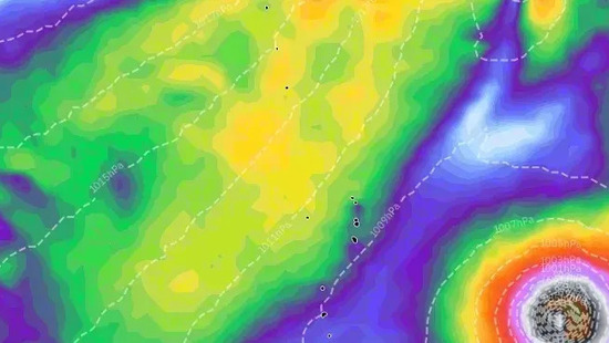 今週末、最高気温は29℃に達します。その暖かさは、地域の他の場所よりも穏やかに保たれます。日曜日に風が強まります。