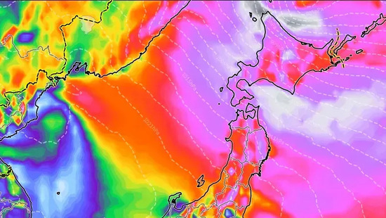 突風は最大瞬間風速23メートルに強まる見込み。最大67ミリの大雨が西日本を襲う見込み。低い道路では冠水に注意。